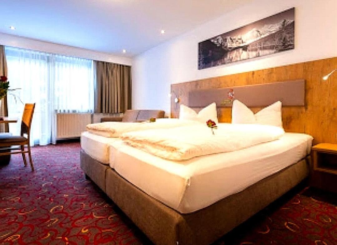 Hotel Kajetansbruecke Pfunds Esterno foto