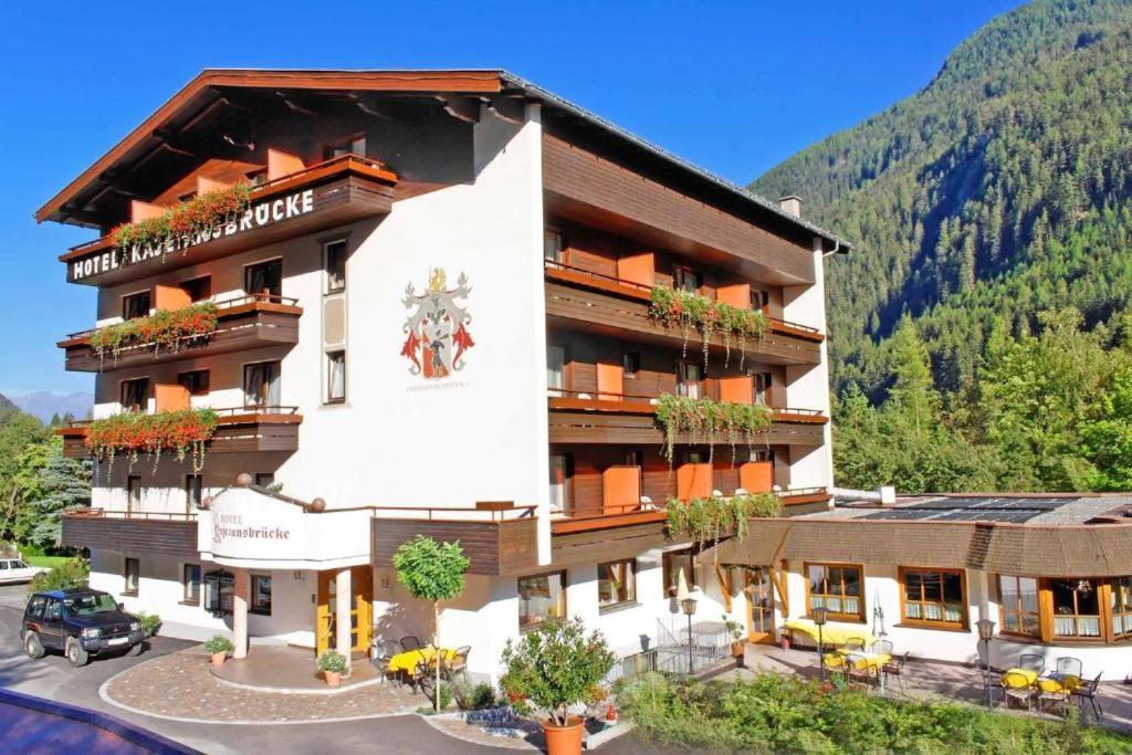 Hotel Kajetansbruecke Pfunds Esterno foto